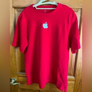 APPLE EMPLOYEE STYLE LOGO
GRAPHIC T SHIRT